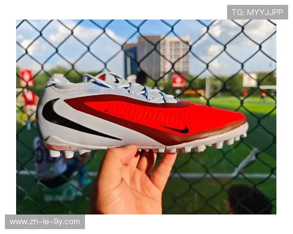 不同鞋底材质对足球鞋性能的影响与选择指南