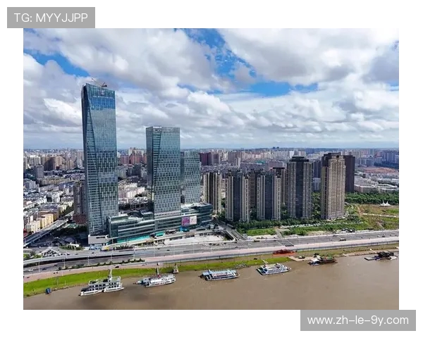 全面解析足球航拍技术呈现比赛全景视角与精彩瞬间的独特魅力表现